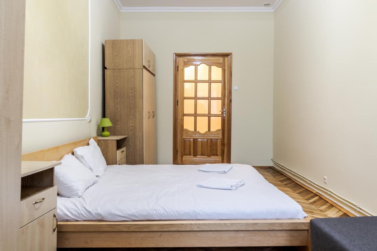 Akademika Hnatyuka Apartment Львов Экстерьер фото